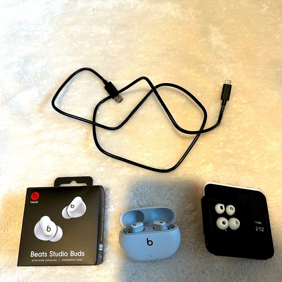 Beats Studio Buds